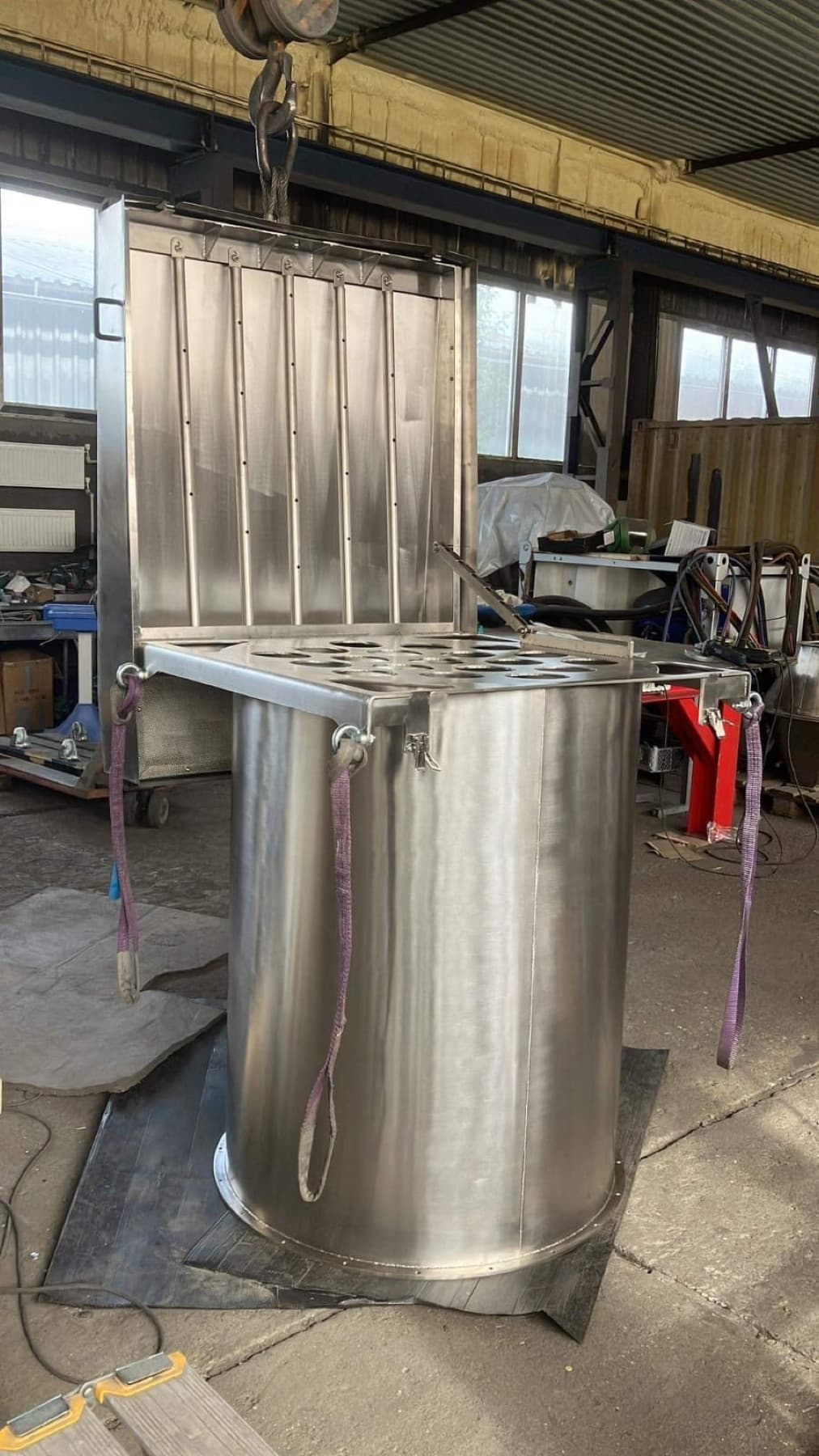Nerezový technologický diel vo výrobnej dielni AM Welding